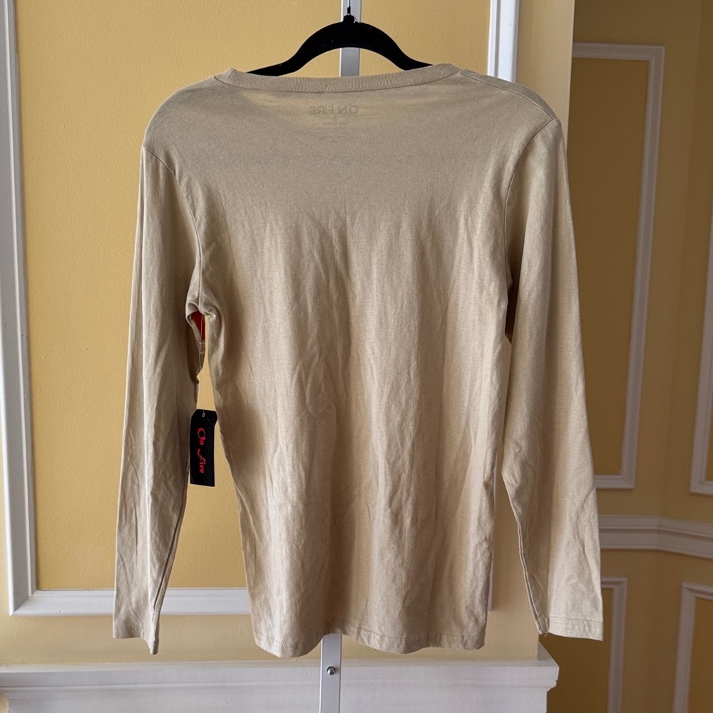 On Fire Beige Long Sleeve with Red New York Print - Picture 6 of 6